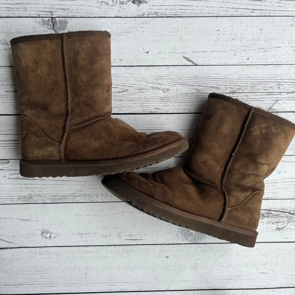 UGG Australia Classic Short Brown Leather Suede Sheepskin Boots Gorpcore Women 7